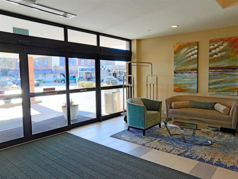 Отель Wyndham Garden Kenosha Harborside Экстерьер фото