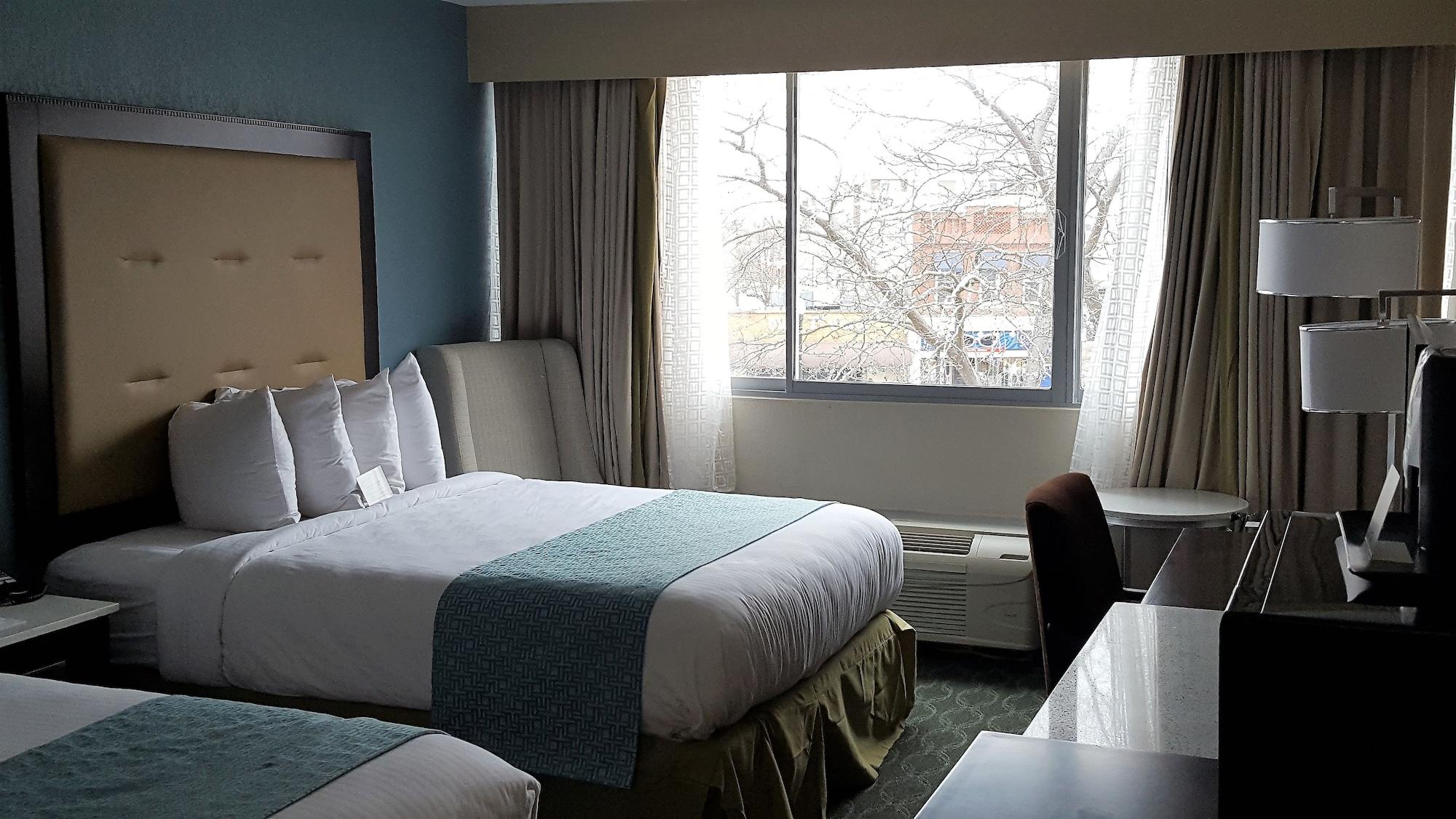 Отель Wyndham Garden Kenosha Harborside Экстерьер фото